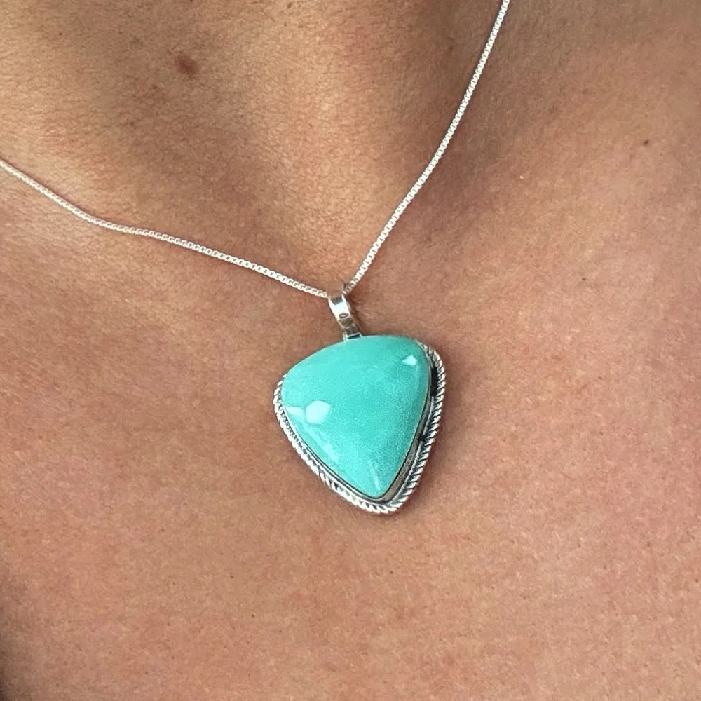 Turquoise Tuesday ★ Sonyei Coho To The Point Necklace ★ Green Blue - Picture 2 of 5